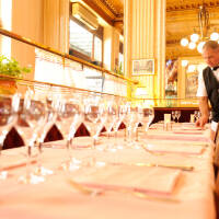 Restaurant Le Français waiter