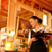 Restaurant Le Français waitress